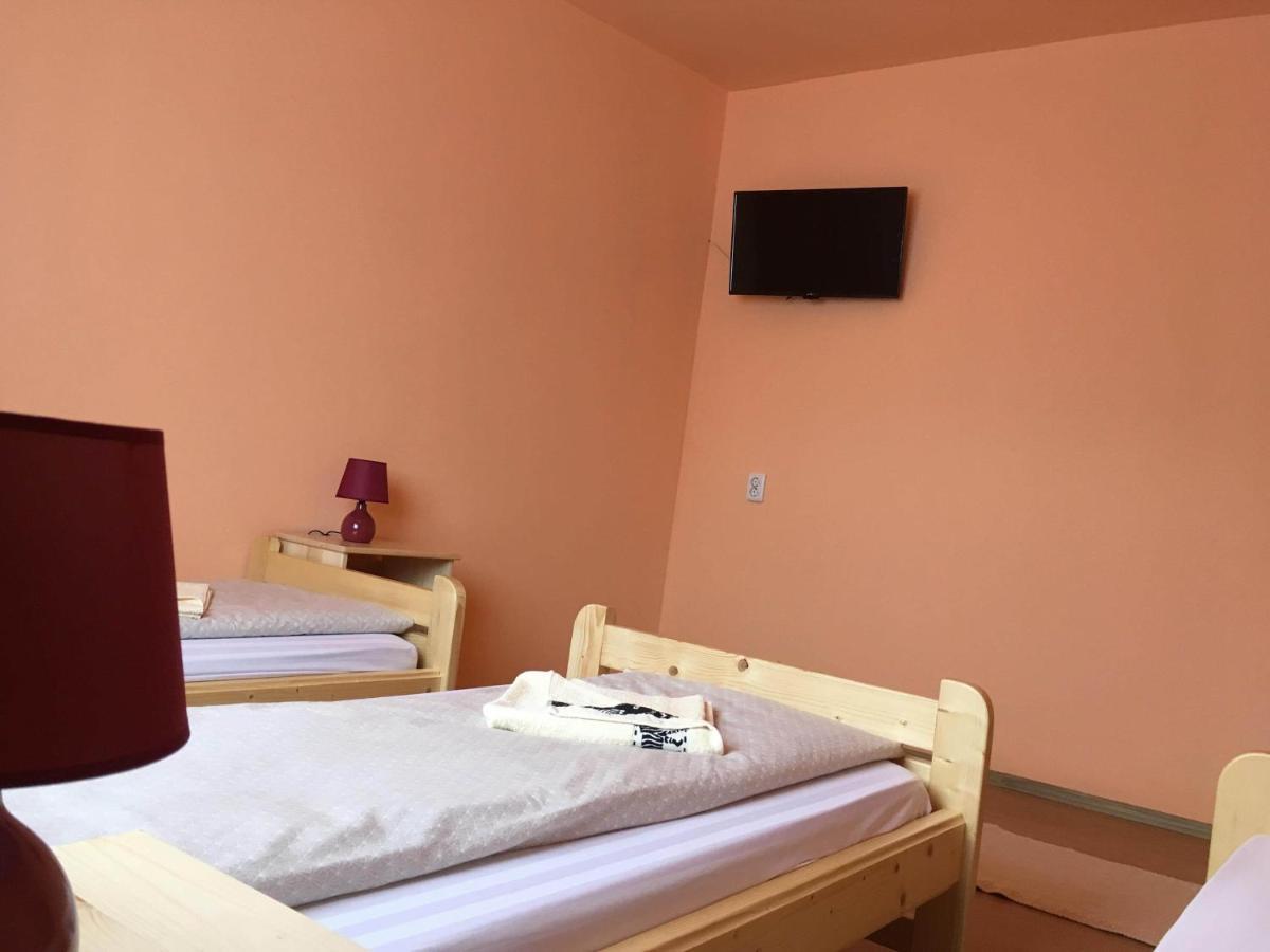 Апартаменты Bicsak Apartman Joseni Экстерьер фото